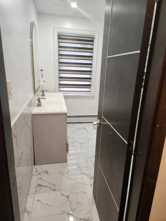 Room in Guest Room - Serene Retreat in Brampton - Private Room With City Views