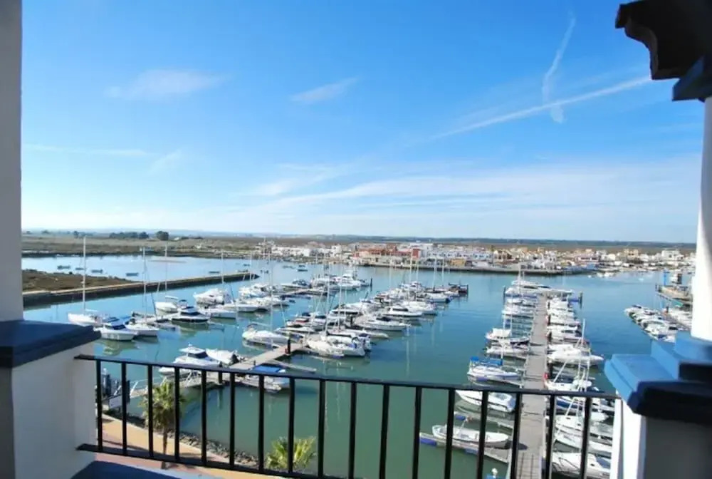 Apartment Near Shops and Sea