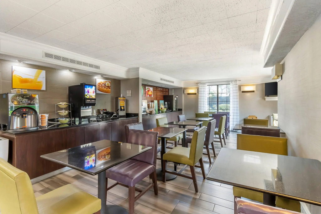 Quality Inn & Suites North Charleston - Ashley Phosphate