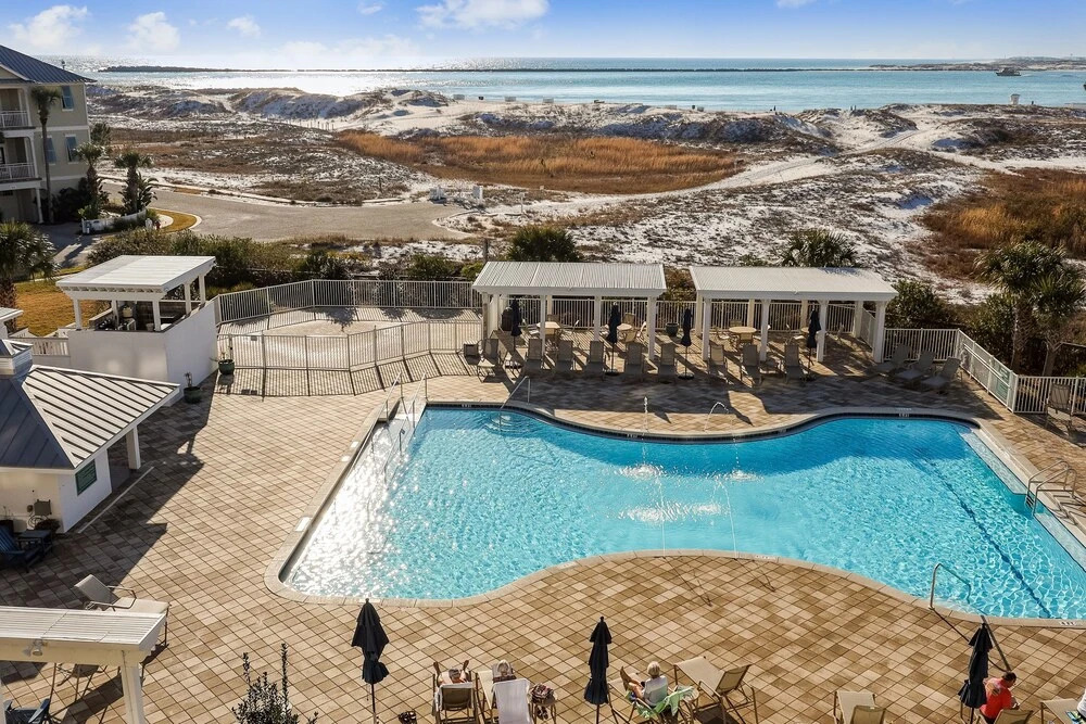 Magnolia House 407 is a 1 BR with amazing views by RedAwning