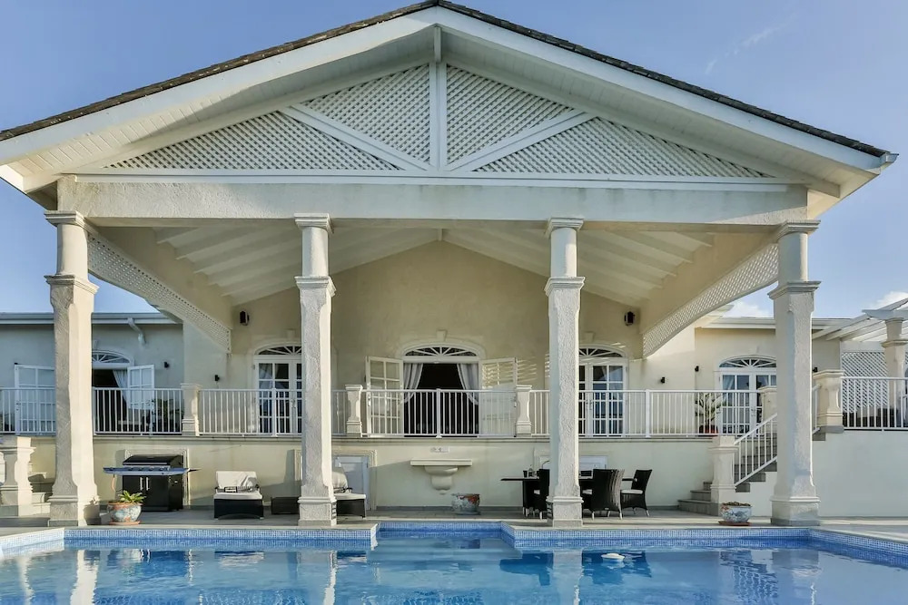 Cayman Villa - Contemporary 4 bedroom Villa with Stunning Ocean Views 4 Villa by RedAwning