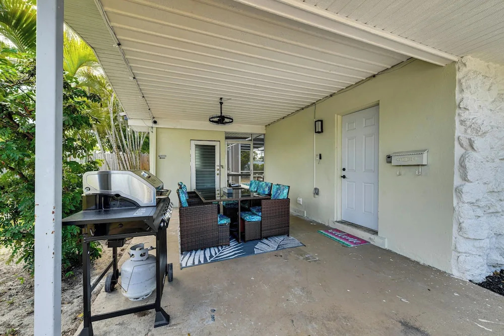 Happy Hideaway, Private Pool & Patio, North Port!