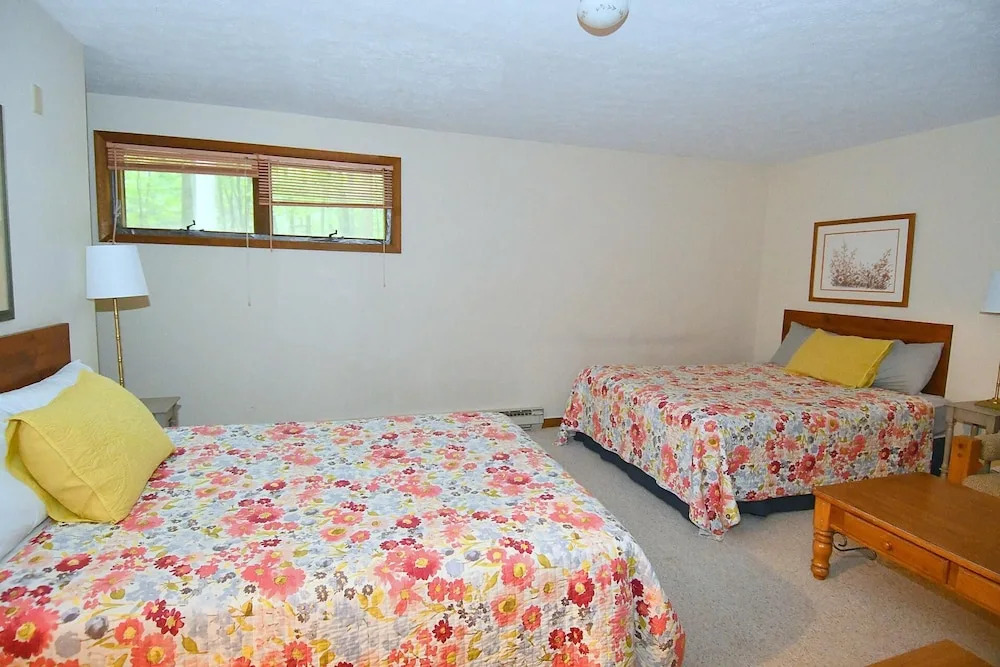 Dogwood Knoll - Wooded Escape