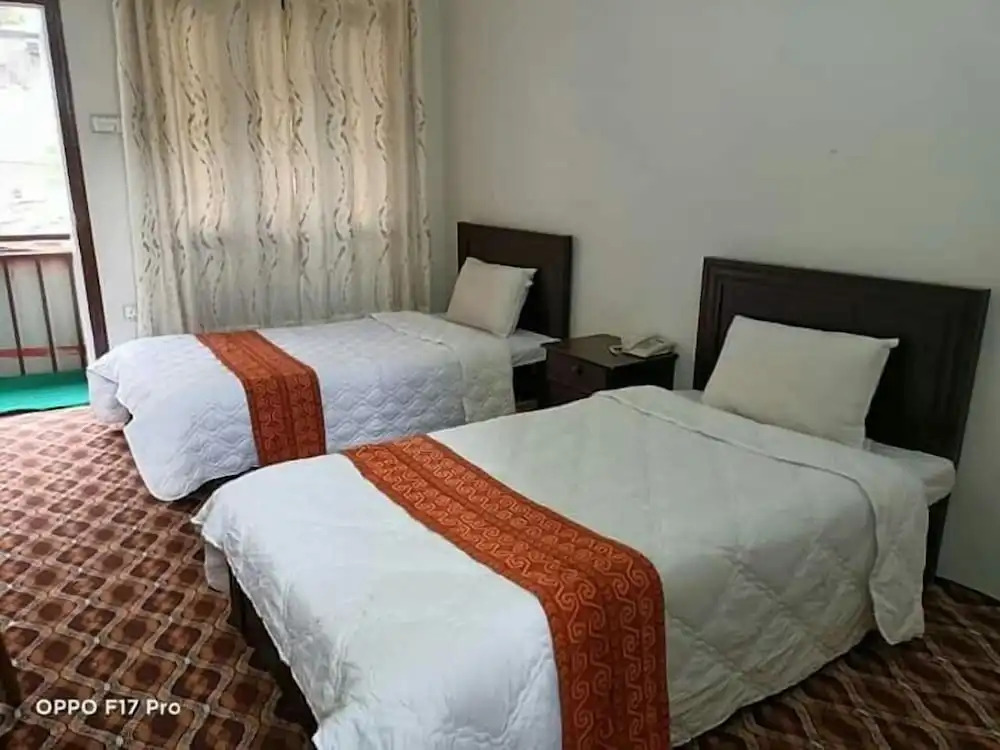 Farman Lodges