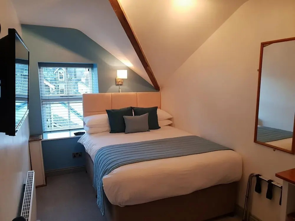 Compston House B & B