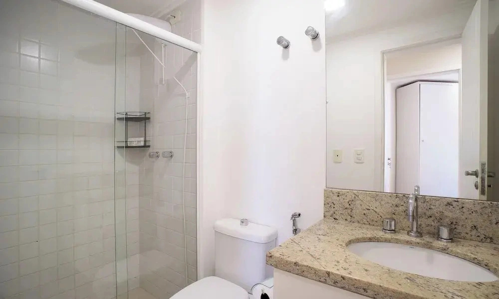 Beachfront Condominium w/ Pool in Morro das Pedras - Pros