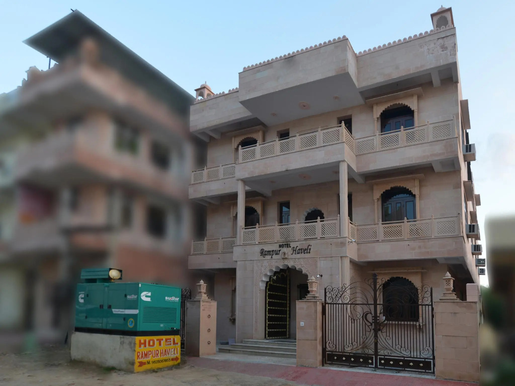OYO 18830 Hotel Rampur Haveli