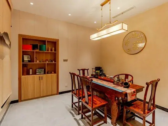 Moon Bay Qianyu Qianxun Homestay (Zhuyuan)