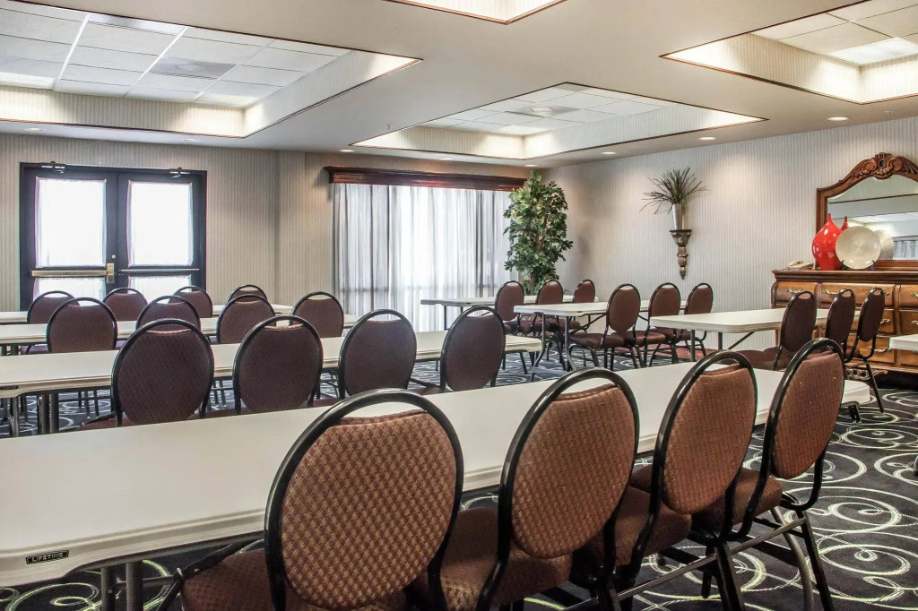 Holiday Inn Express & Suites Weatherford by IHG