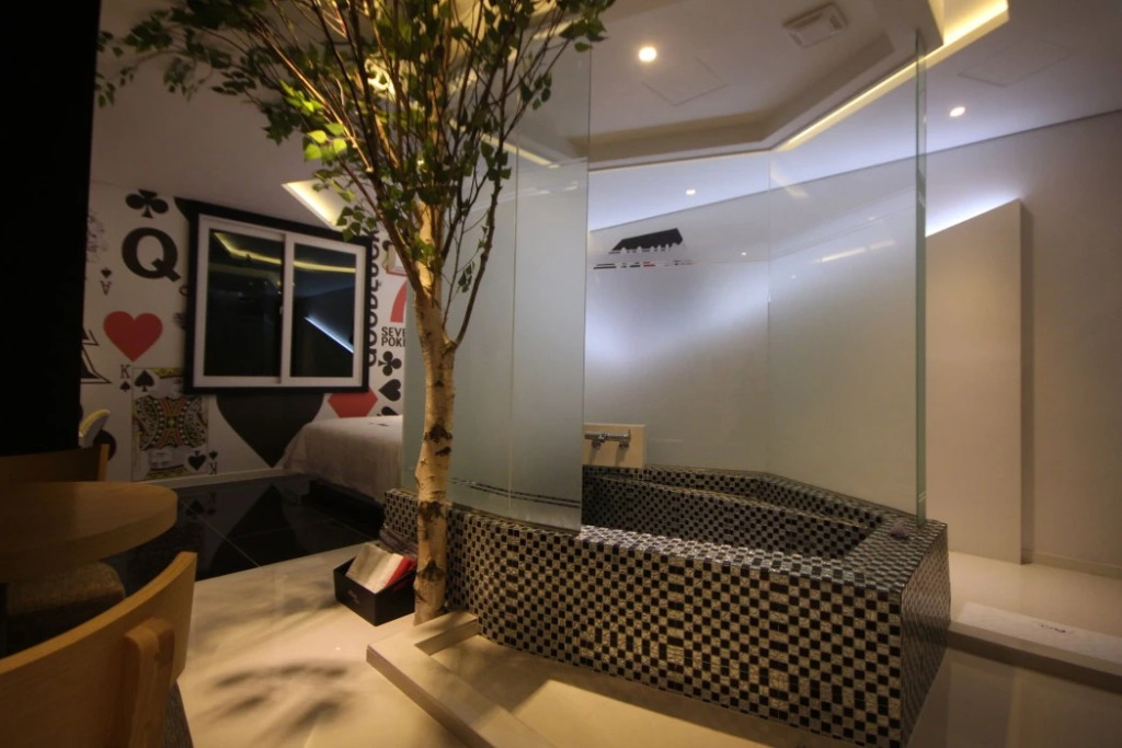Aria Hotel