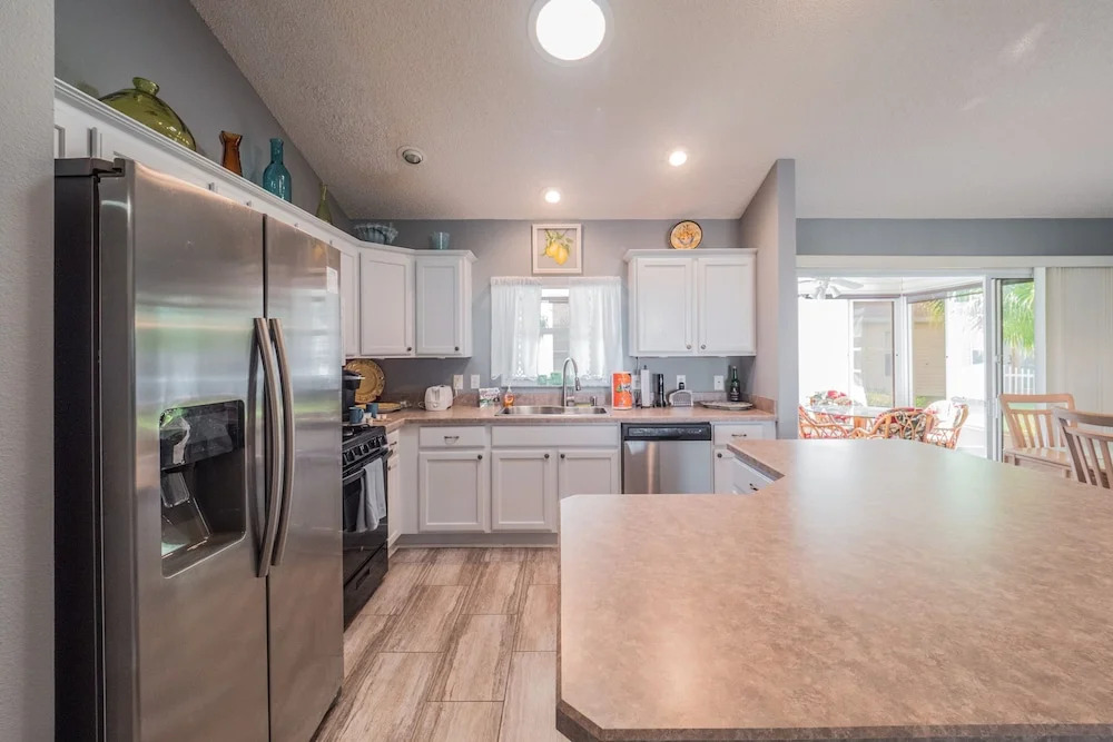 Deerfield Lane 1253 by White Pelican VR