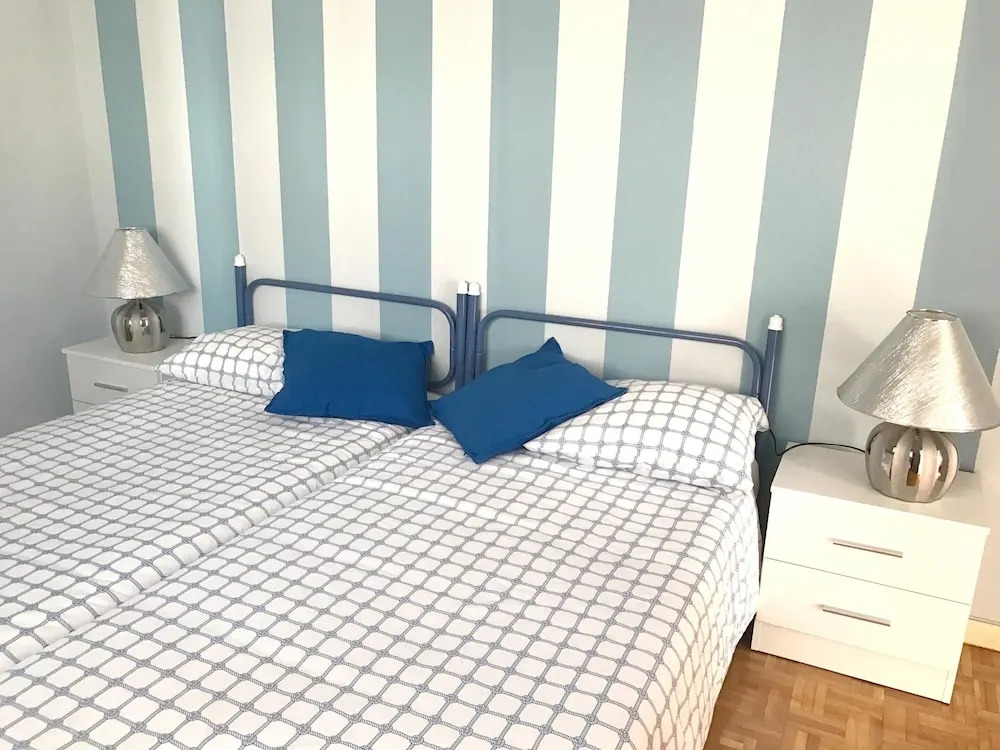 House With 4 Bedrooms in Pradoluengo, With Wonderful Mountain View and Enclosed Garden