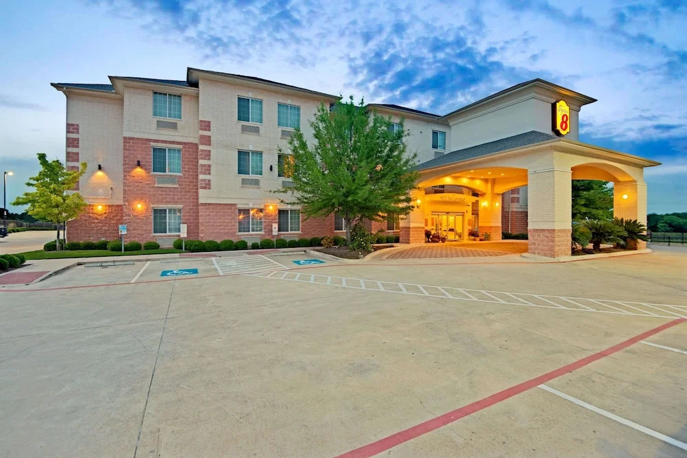 Super 8 Airport North