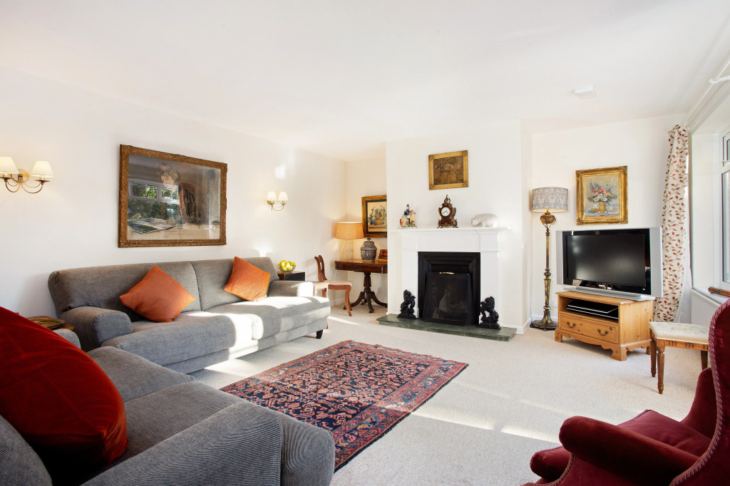 Peachy Pink Country Retreat - perfect for families to gather & relax in.