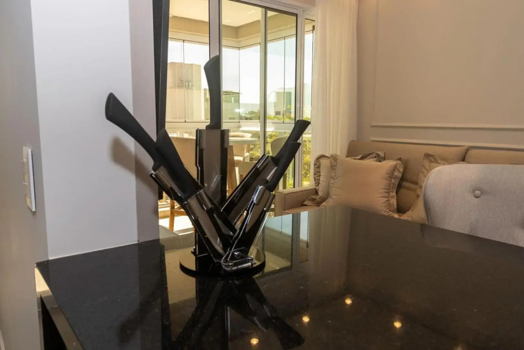 Puntarenas 203 - Excelente apartamento 2 suítes - Finamente mobiliado e decorado - À poucos metros da praia