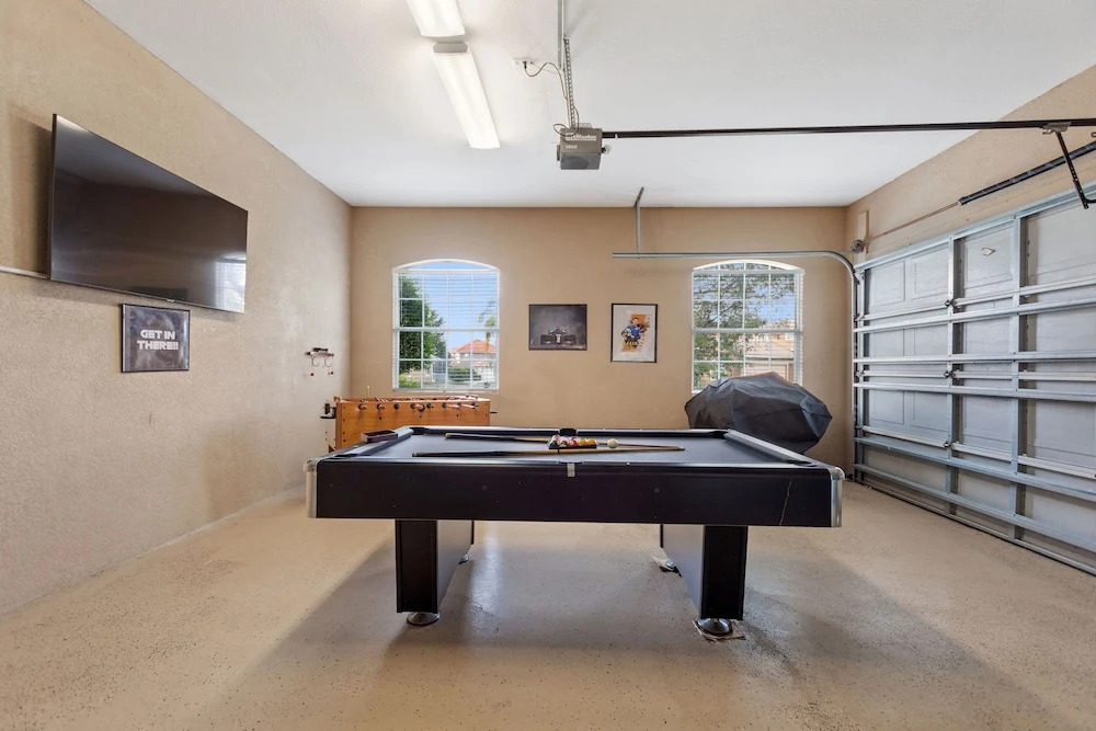 6 Bedroom Premium Home With Pool, Spa and Games Room #800