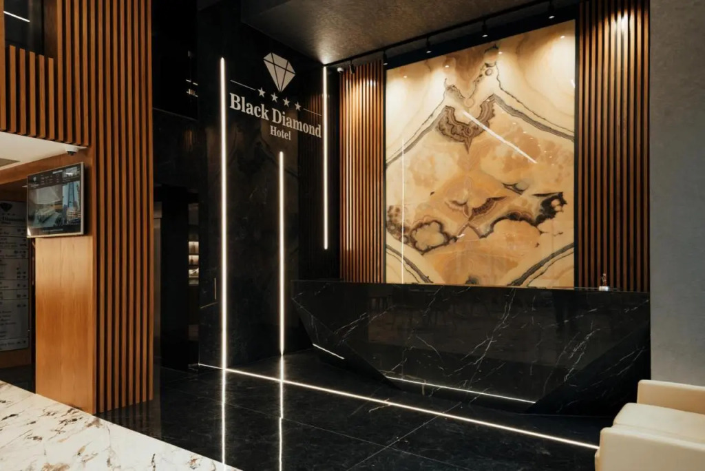 Black Diamond Hotel
