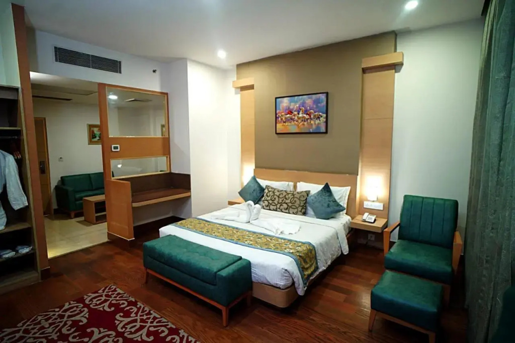 Sk Klyde Grand Hotel