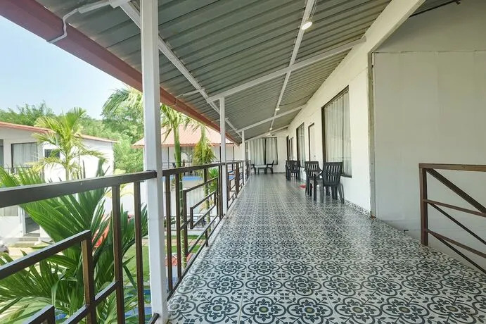 FabHotel Morjim Bliss