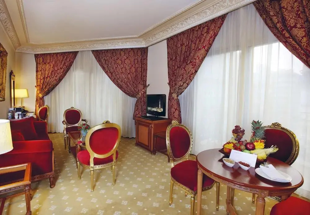 Serenada Golden Palace - Boutique Hotel
