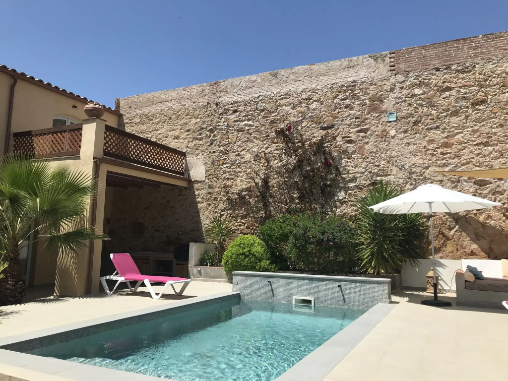 Lovely holiday home in Sant Feliu de Guixols with pool