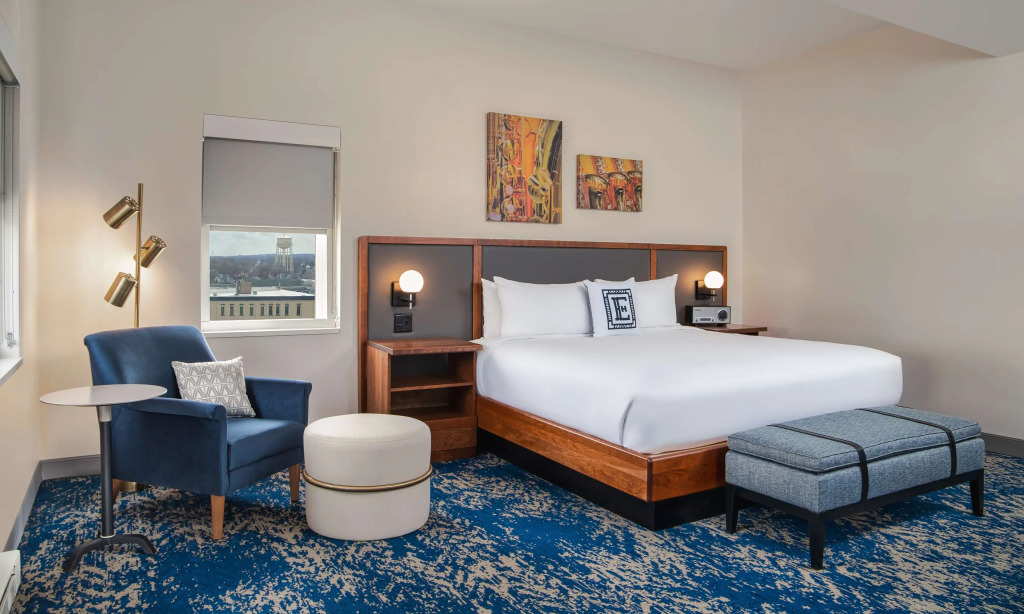 Hotel Elkhart, Tapestry Collection By Hilton