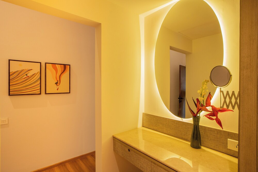 ELIVAAS 4 BHK with Pvt pool - Amado Villa Shai