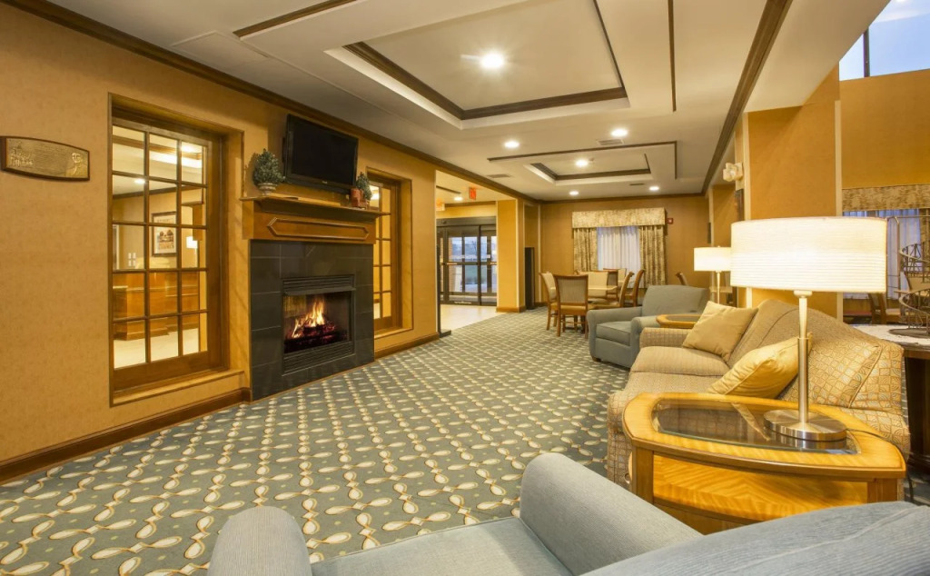 Holiday Inn Express & Suites Culpeper by IHG