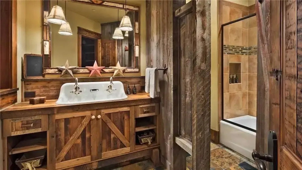Gold Mine Lodge 6 BedroomHoliday home By Moving Mountains