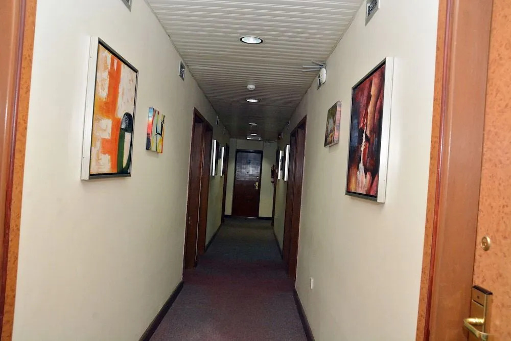 Aradous Hotel