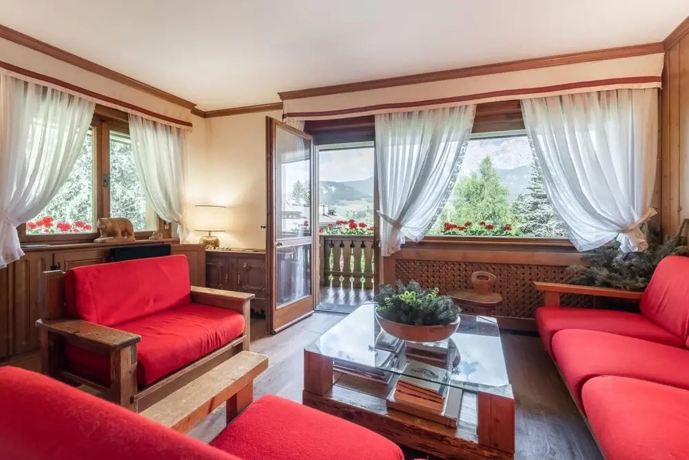 Cozy 3 Bedroom Flat in Cortina - With car Park