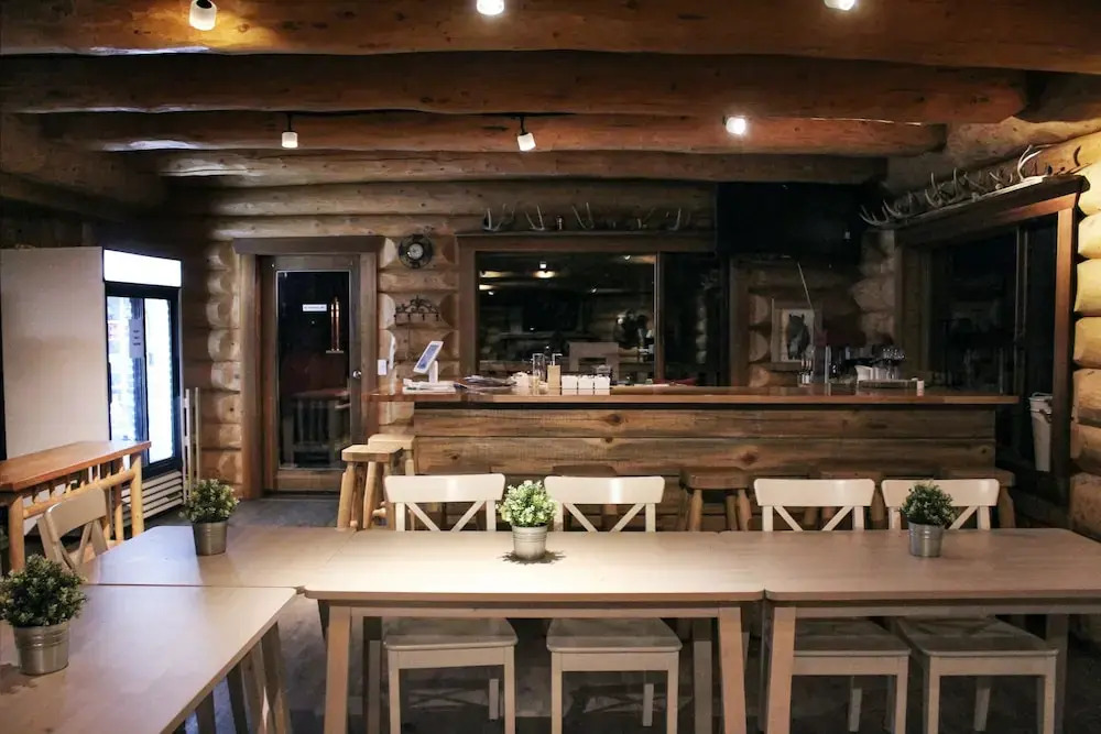 Rock Lake Lodge