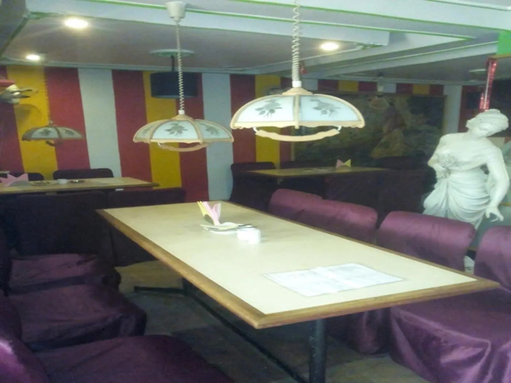 Sheelas Guest House & Restaurant