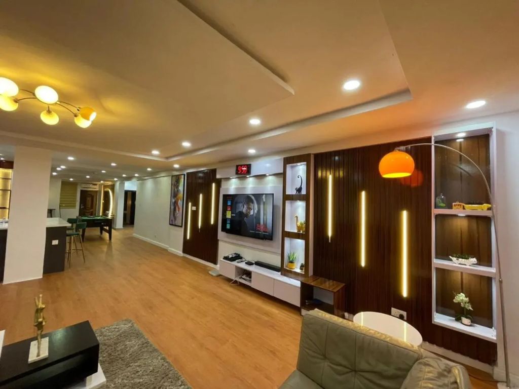 WATERFRONT 3BR APT W/FREE PARKIN WiFi NETFLIX POOL