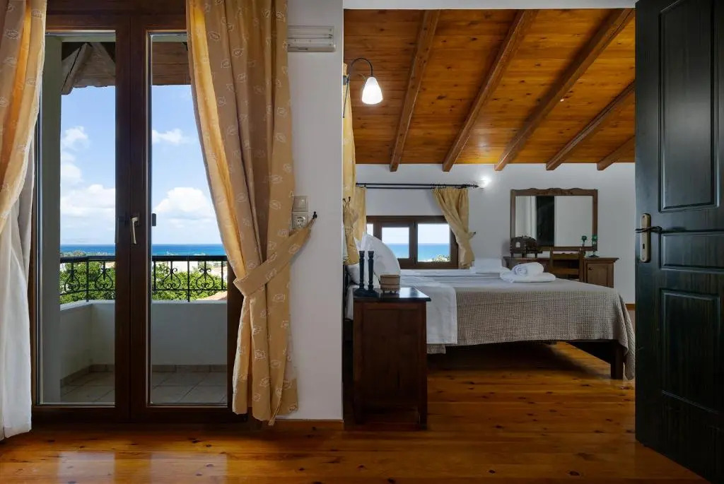 Villa Eleftheria private pool/garden/view/3bdrms/3.5bthrms