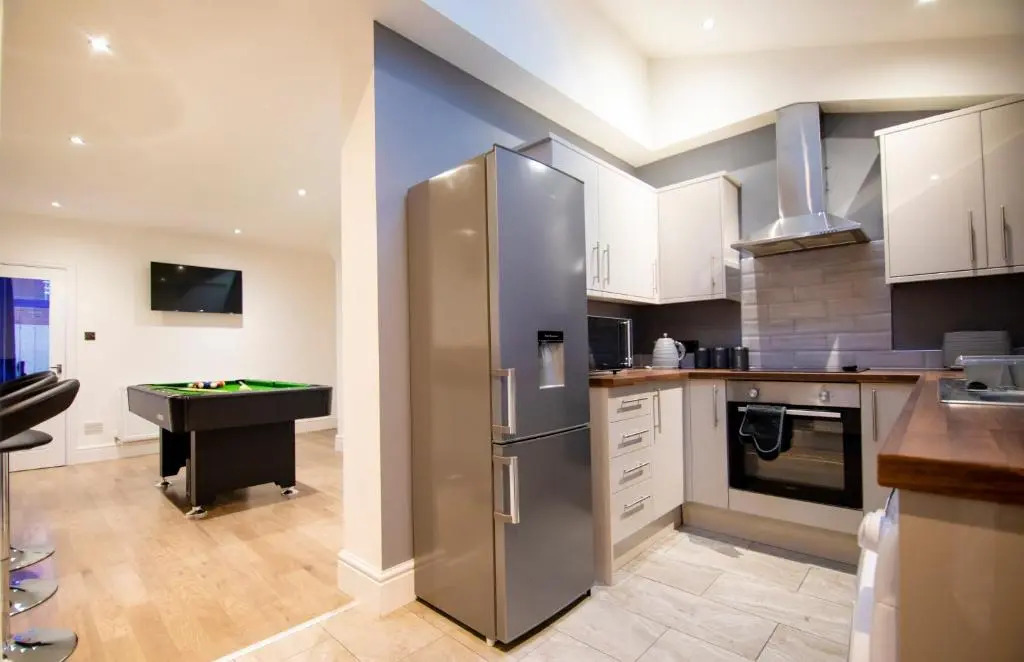 Stunning Bolton Abode - Pool Table