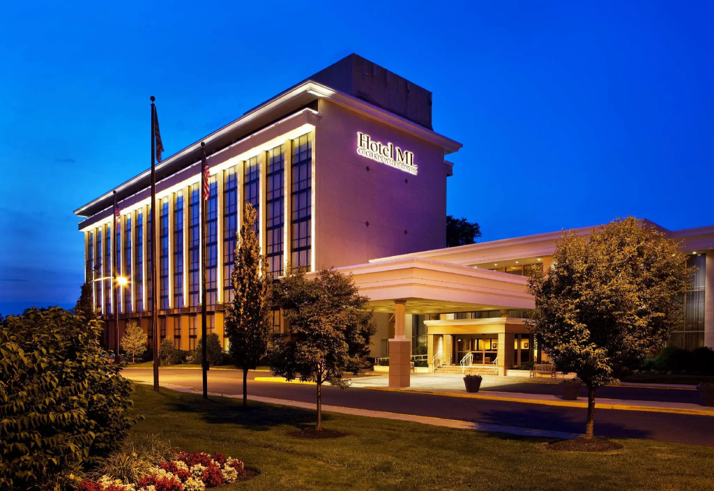 Grand Laurel Hotel