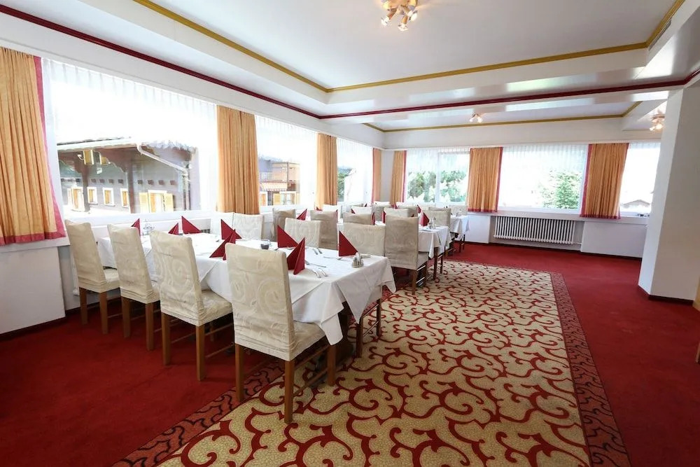 Hotel Alpina
