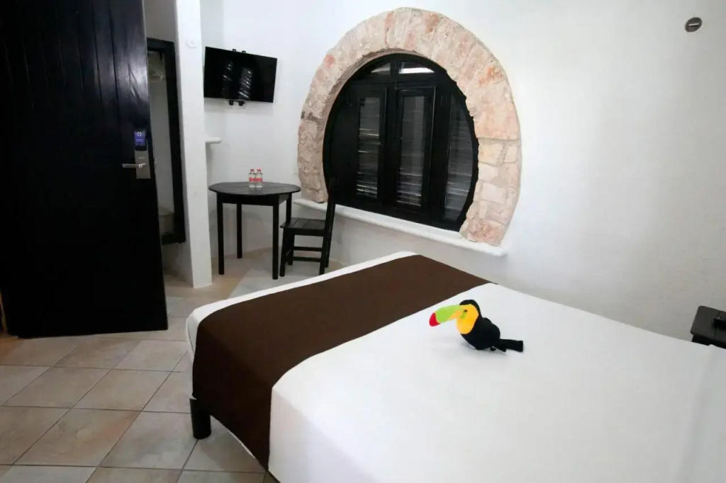 Moongate Hotel
