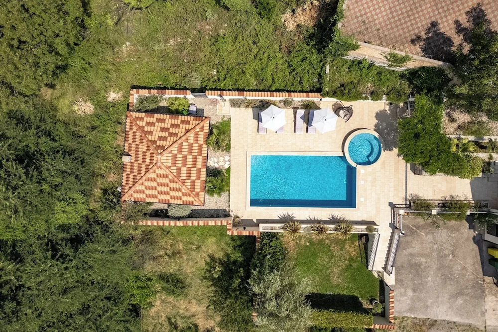 Villa Anna With Private Pool And Garden - Happy Rentals