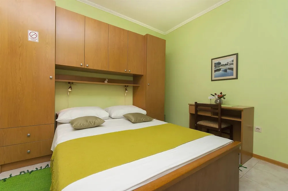 Rooms Vlahovic