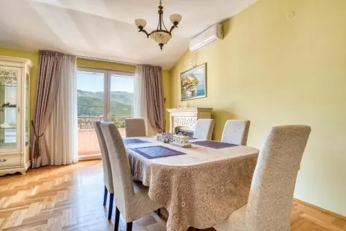 Apart House Danigo