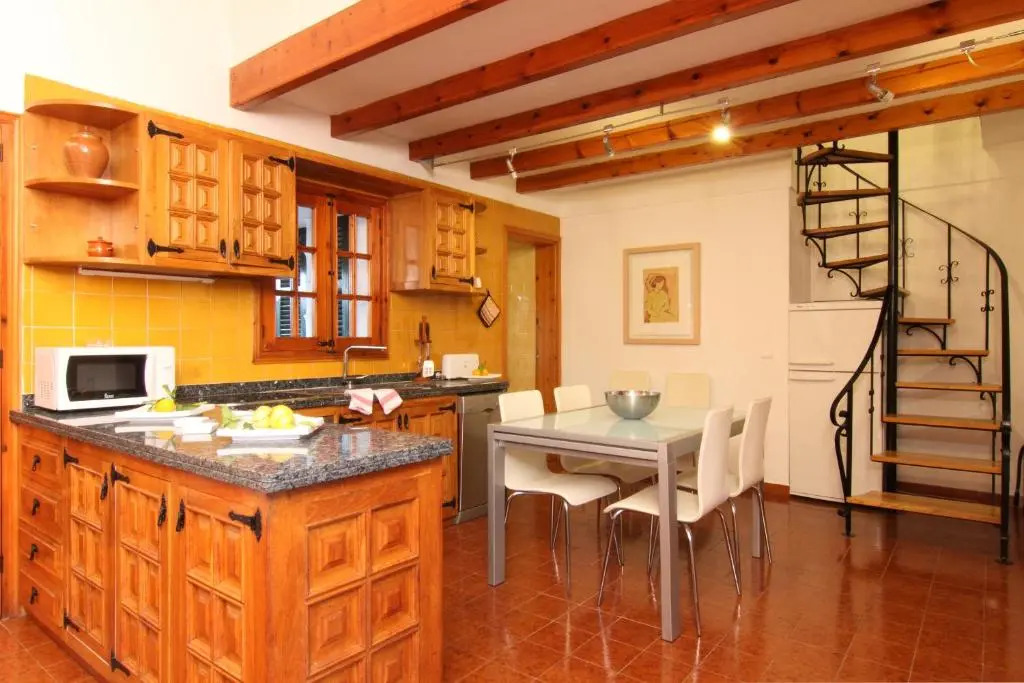 Roig Miquel Beatiful house just 10m driving from Pollensa