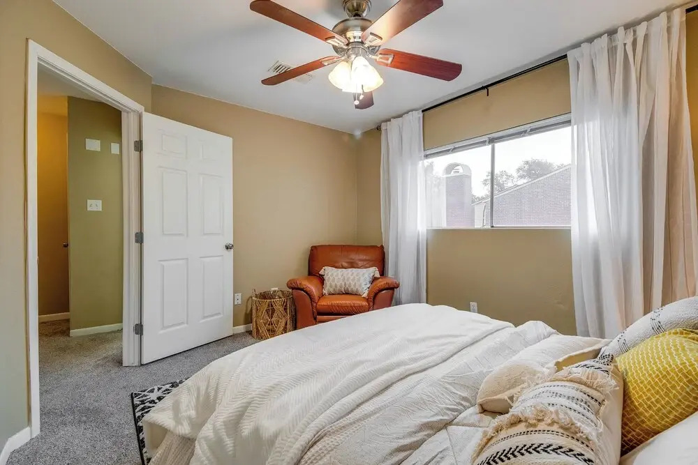 College Station Gem w/ Pool Access Near University
