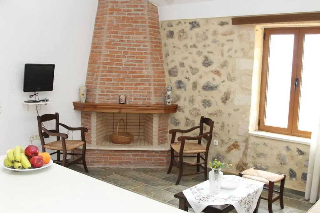 Family Friendly Cozy House Near Beach, Sea View