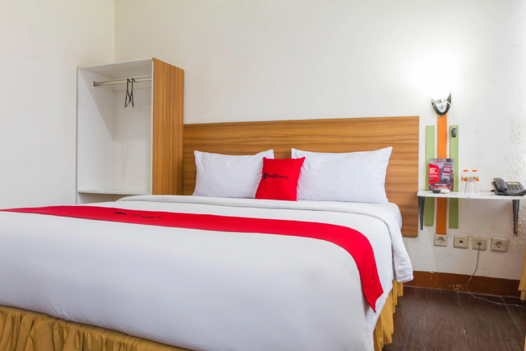 RedDoorz Plus at Amalio Hotel Surapati