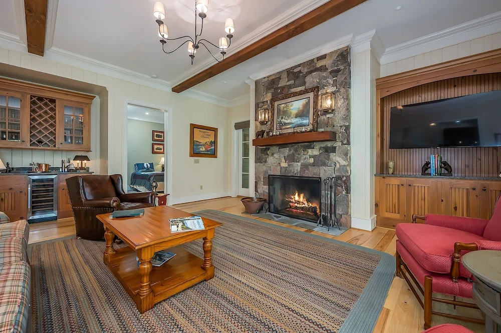 Bright's Creek Lodge