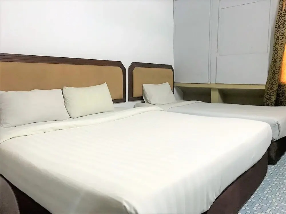 OYO 90465 Pelangi Baru Hotel