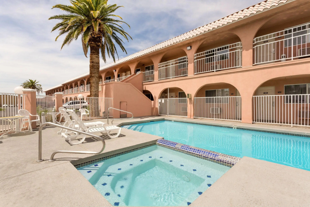 Days Inn by Wyndham Bullhead City