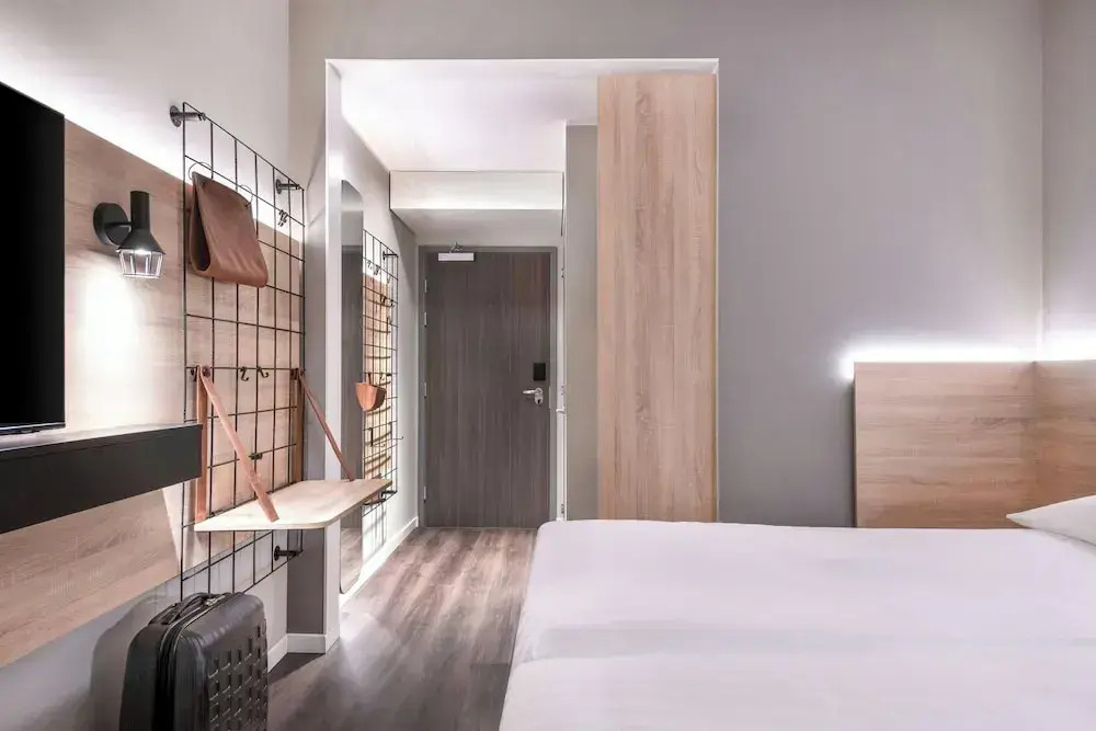 Moxy Verona